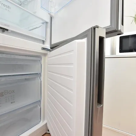 Big Wilten With Free Parking- And Peaceful Apartment Innsbruck