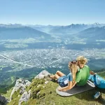 Big Wilten With Free Parking- And Peaceful Apartment
