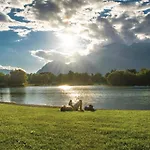Big Wilten With Free Parking- And Peaceful Apartment