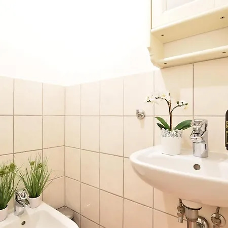 Big Wilten With Free Parking- And Peaceful * Innsbruck