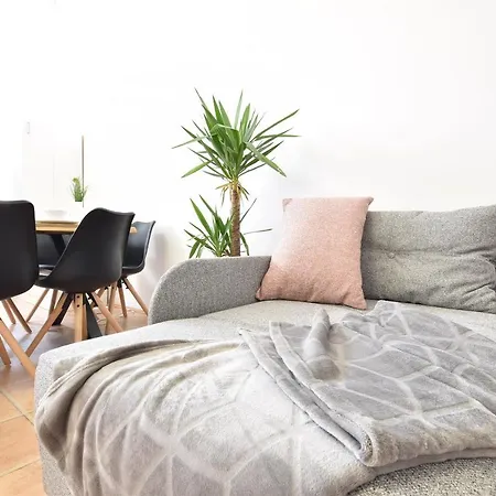 Big Wilten With Free Parking- And Peaceful *